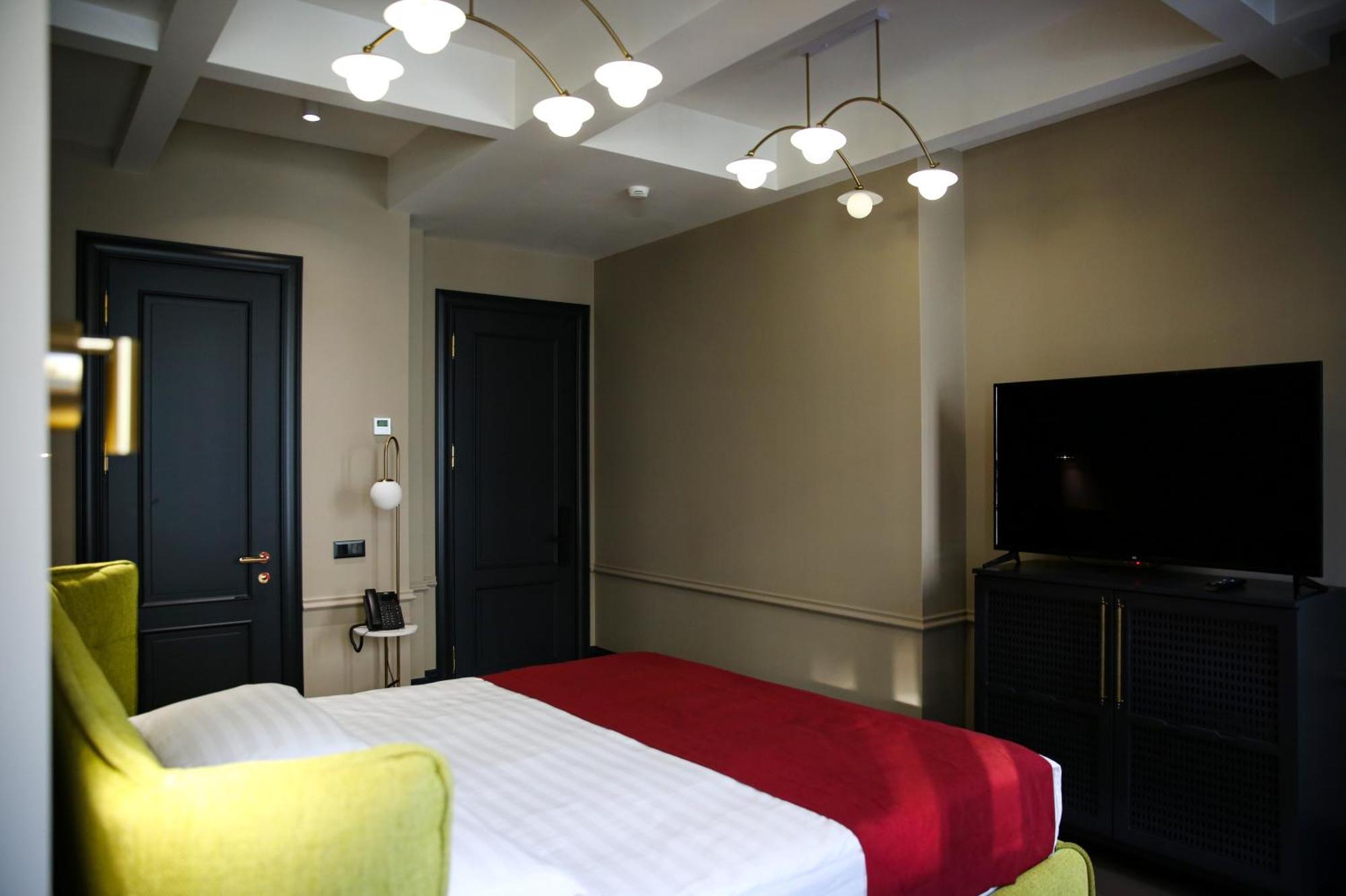 Hotel Retro 巴统 外观 照片