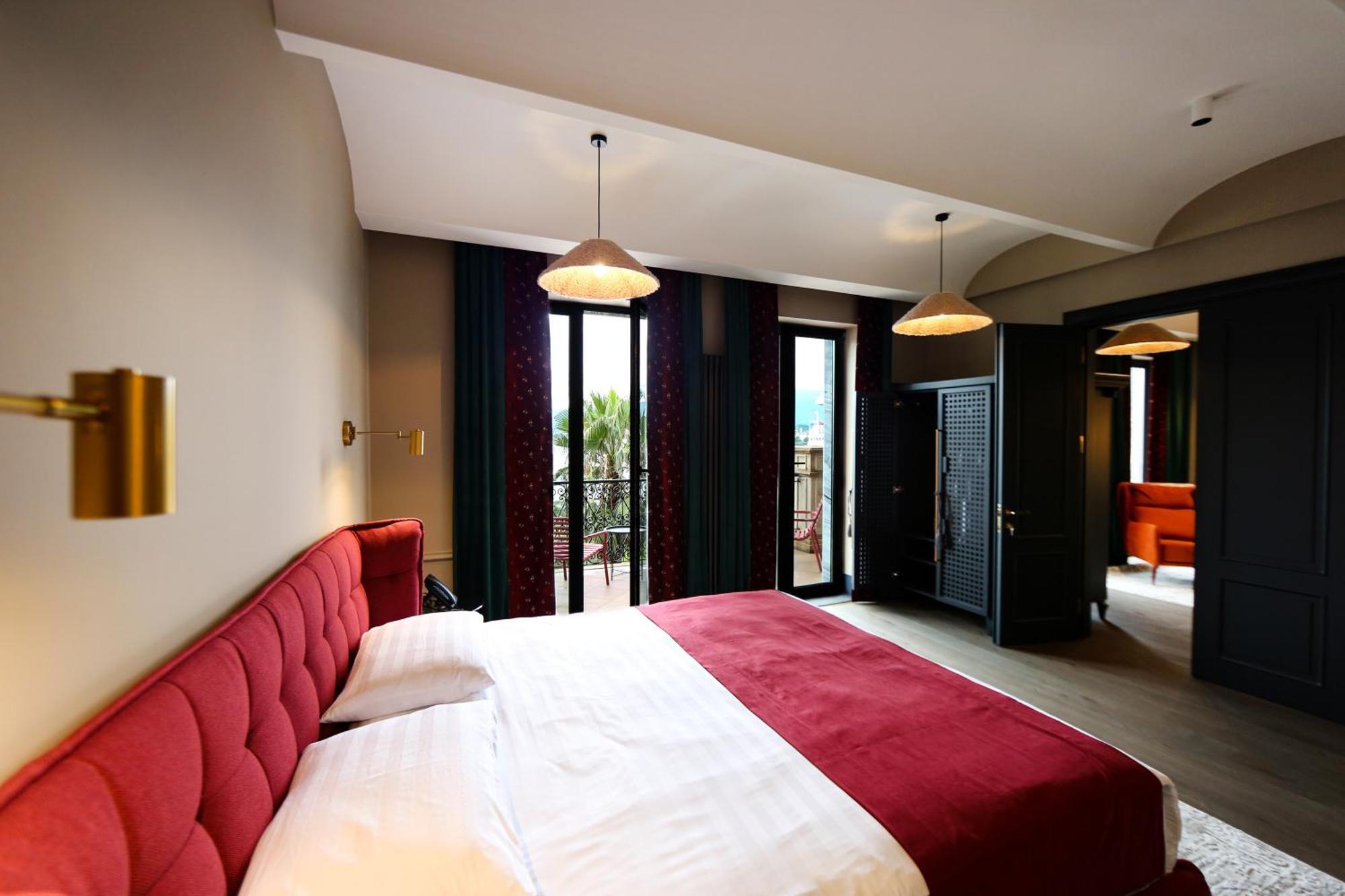 Hotel Retro 巴统 外观 照片