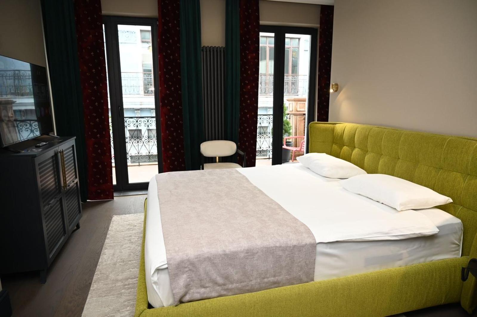 Hotel Retro 巴统 外观 照片